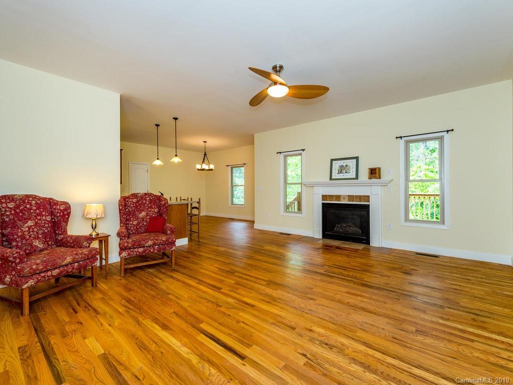 32 Lancaster Lane Weaverville NC 28787