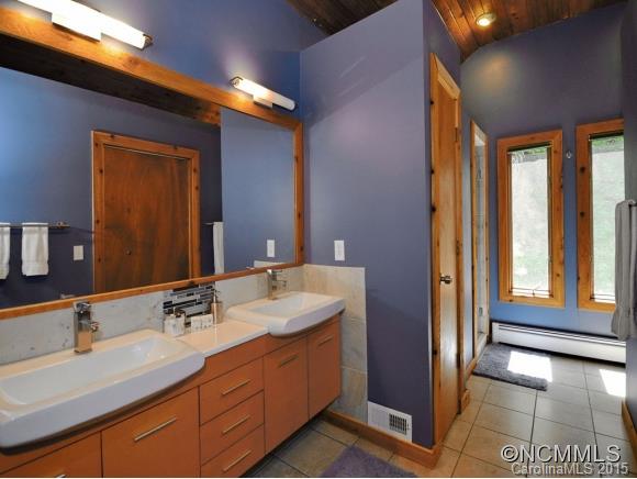 380 Summer Haven Road Swannanoa NC 28778