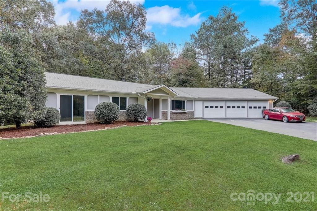 9 Leibestraum Drive Horse Shoe NC 28742