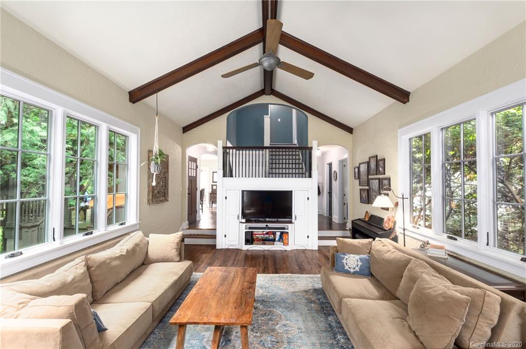 21 Hillendale Road Asheville NC 28805