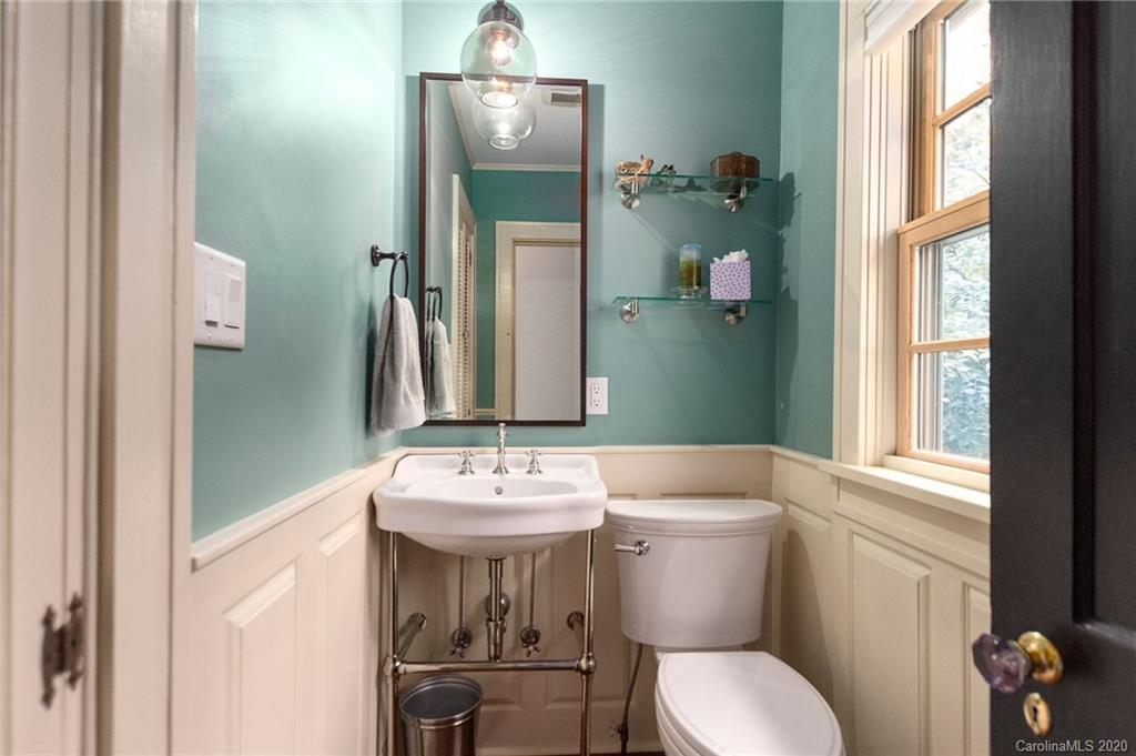 21 Hillendale Road Asheville NC 28805