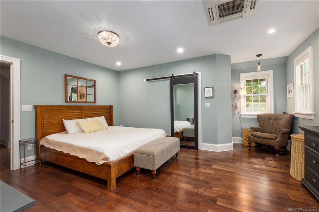 21 Hillendale Road Asheville NC 28805
