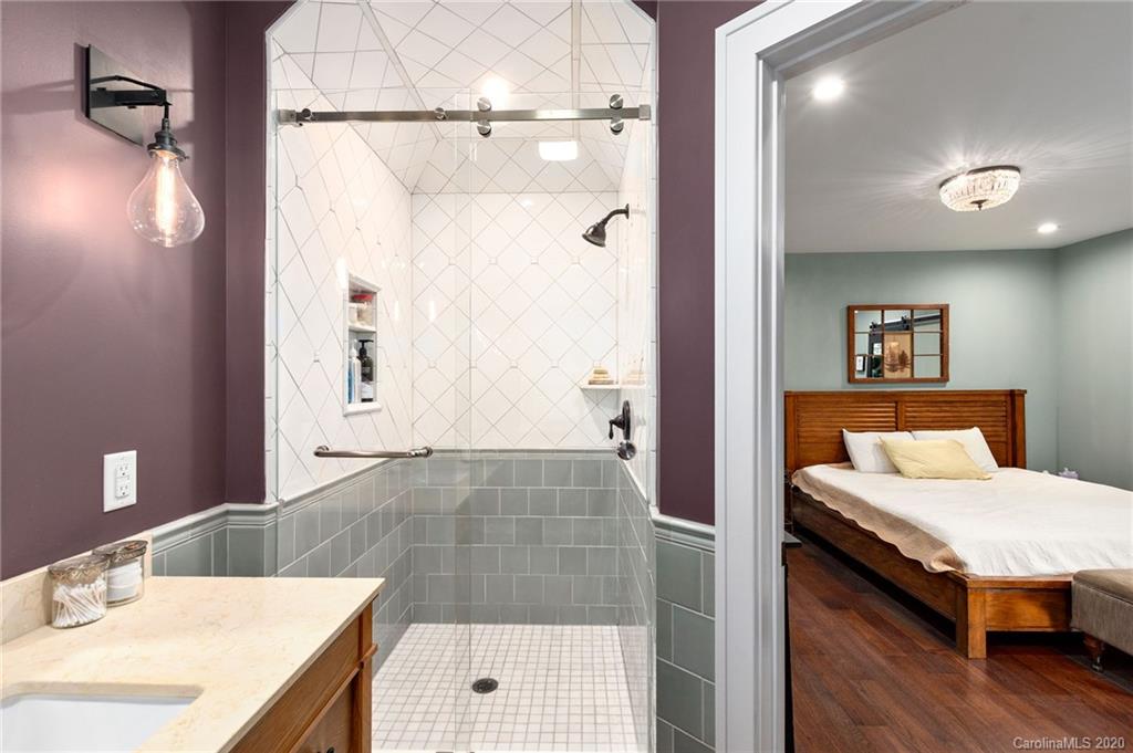 21 Hillendale Road Asheville NC 28805