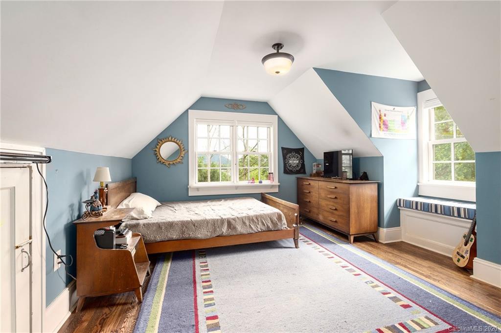 21 Hillendale Road Asheville NC 28805