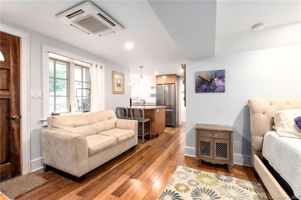 21 Hillendale Road Asheville NC 28805