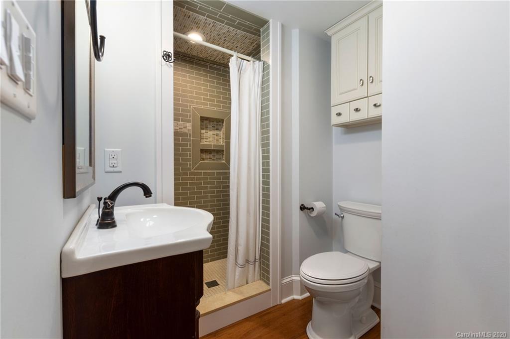 21 Hillendale Road Asheville NC 28805