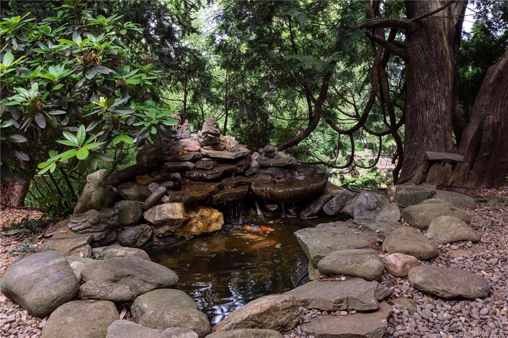 21 Hillendale Road Asheville NC 28805