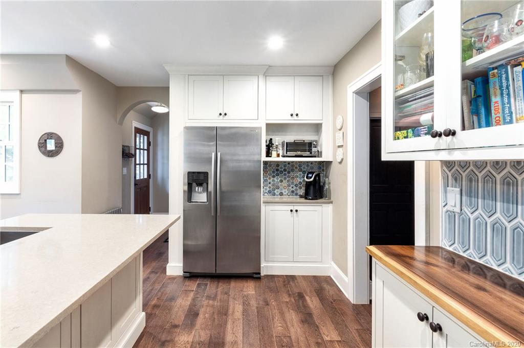 21 Hillendale Road Asheville NC 28805