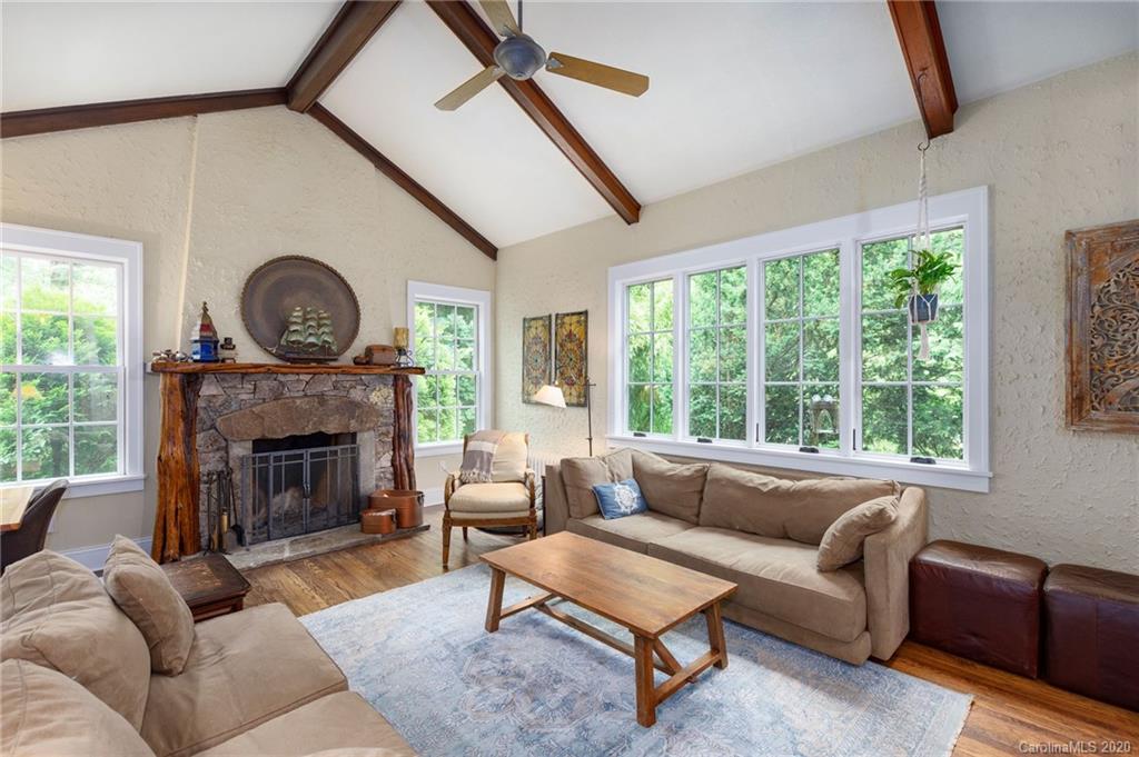 21 Hillendale Road Asheville NC 28805