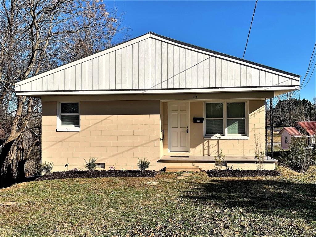 118 18th Street Nw Hickory NC 28601