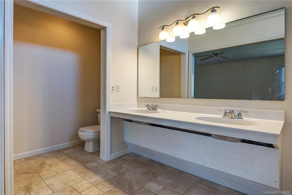 22 S Leslie Lane Asheville NC 28805