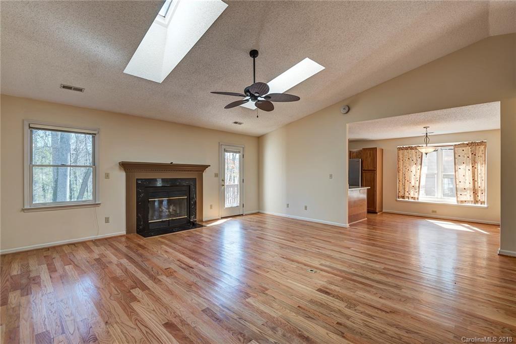 22 S Leslie Lane Asheville NC 28805