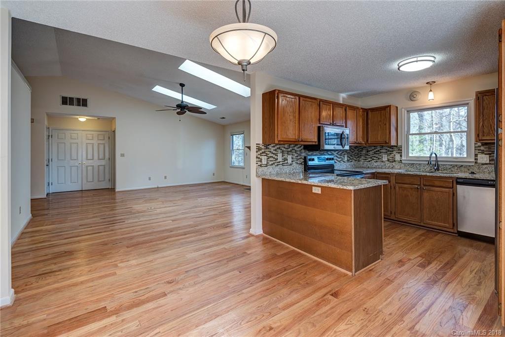 22 S Leslie Lane Asheville NC 28805