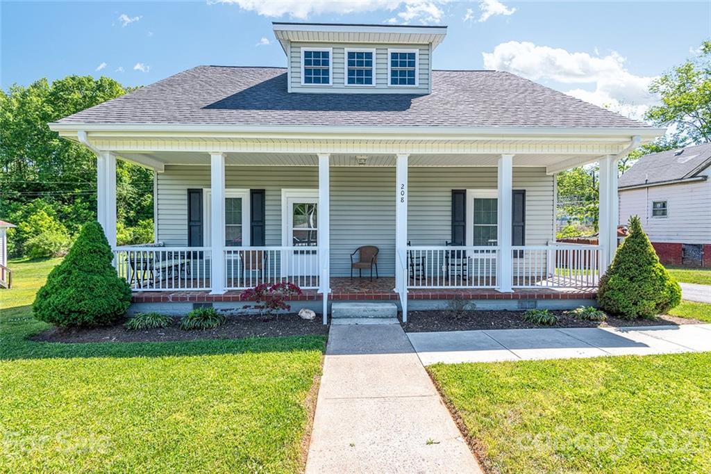 208 Catawba Avenue Hickory NC 28601