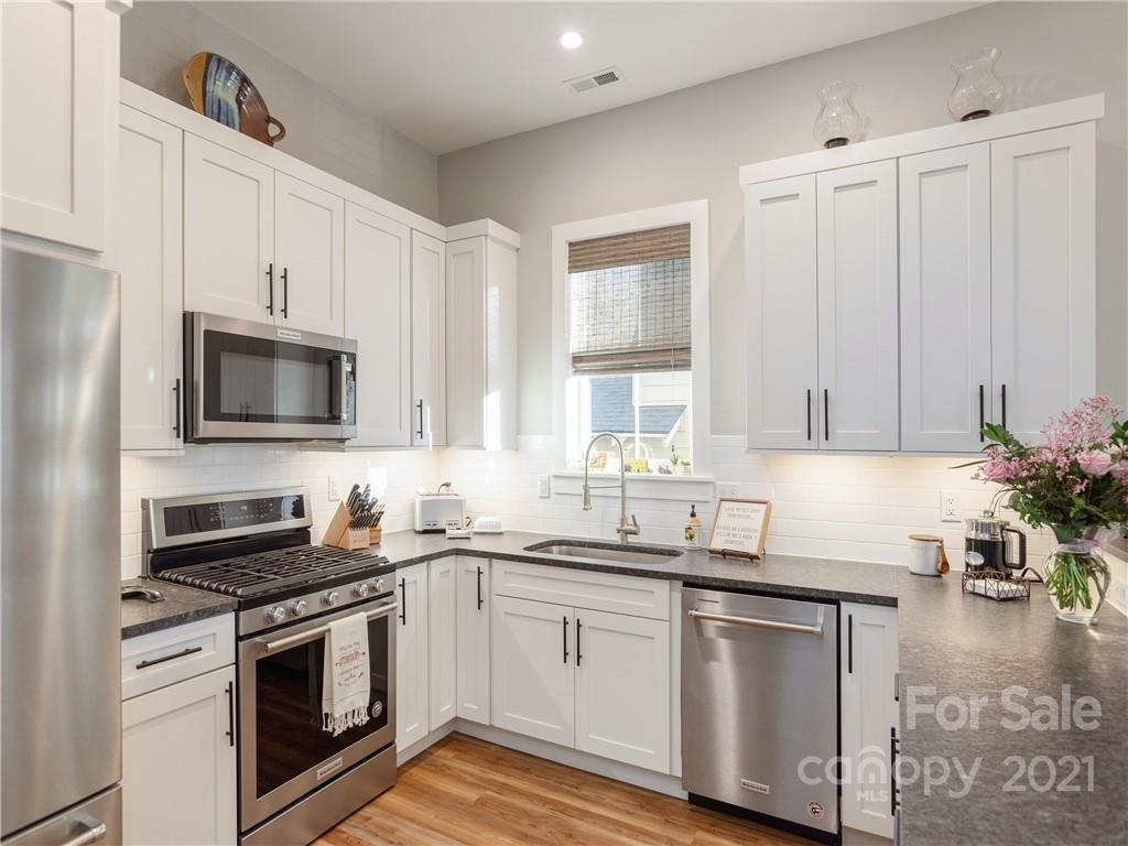 16 Phillip Lane Arden NC 28704