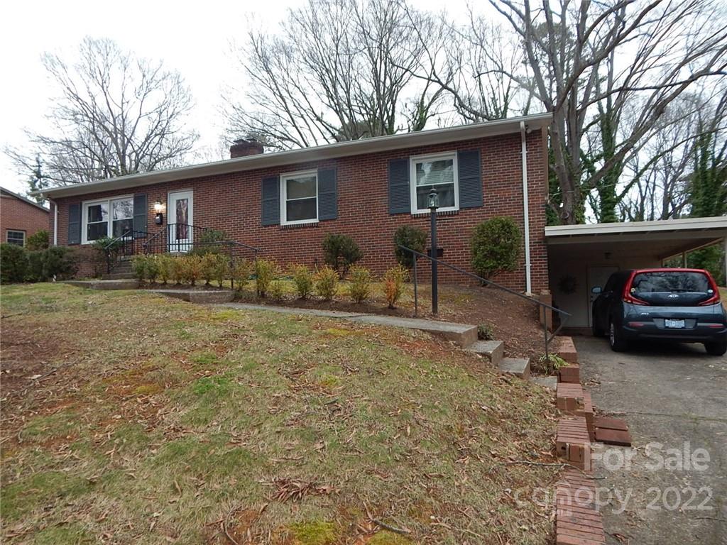 1360 4th Street NW Hickory NC 28601