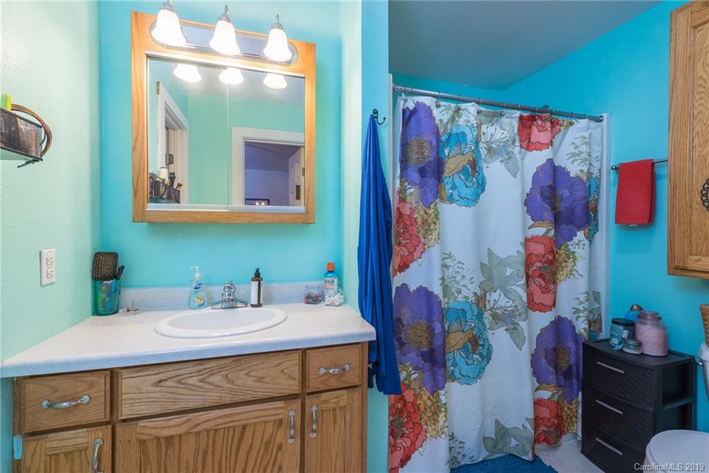1411 Bailey Branch Road Burnsville NC 28714