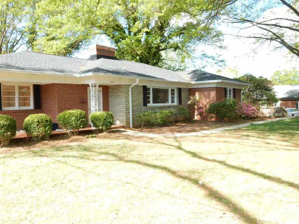 1049 6th Avenue Drive NW Hickory NC 28601