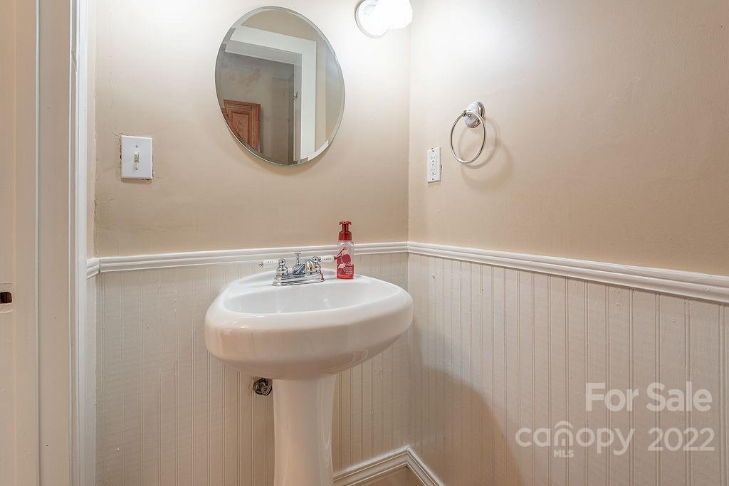 74 Manetta Road Asheville NC 28804