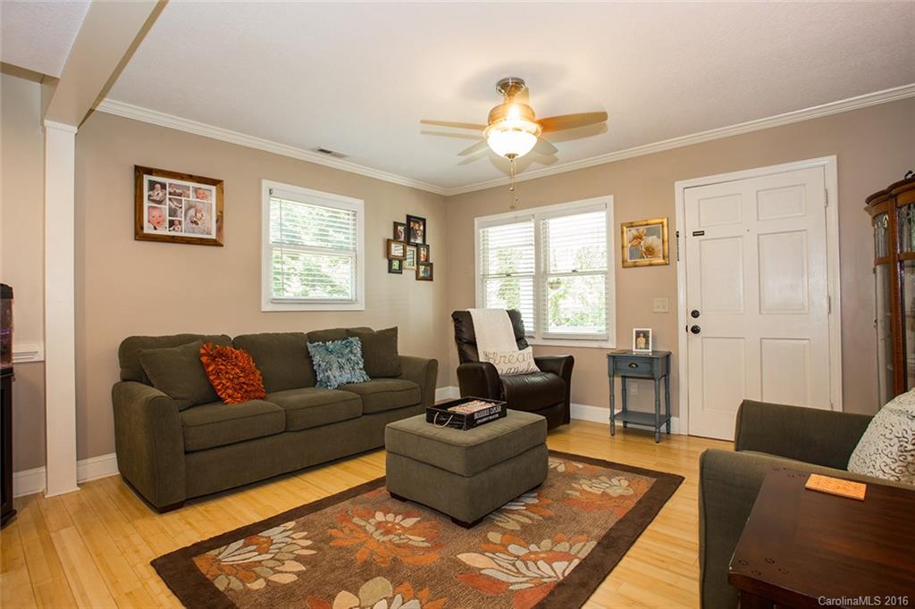 19 Eastview Circle Asheville NC 28806