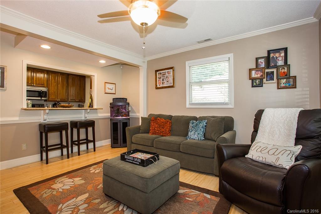 19 Eastview Circle Asheville NC 28806