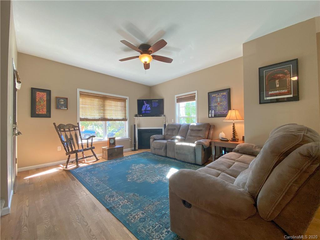 19 Oakcrest Place Asheville NC 28806