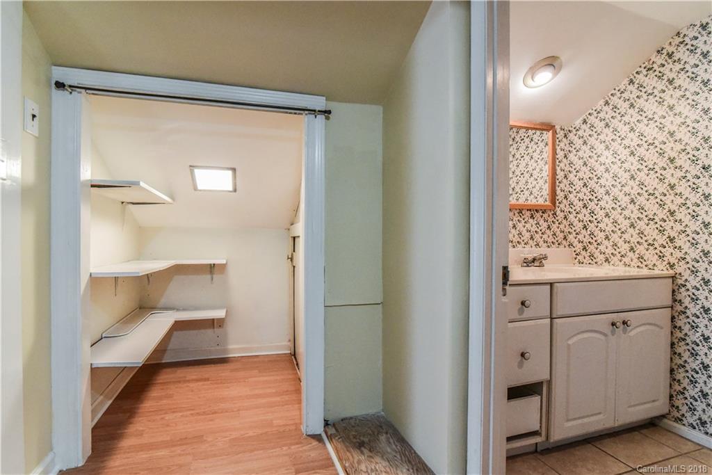 165 Delaware Place Asheville NC 28806