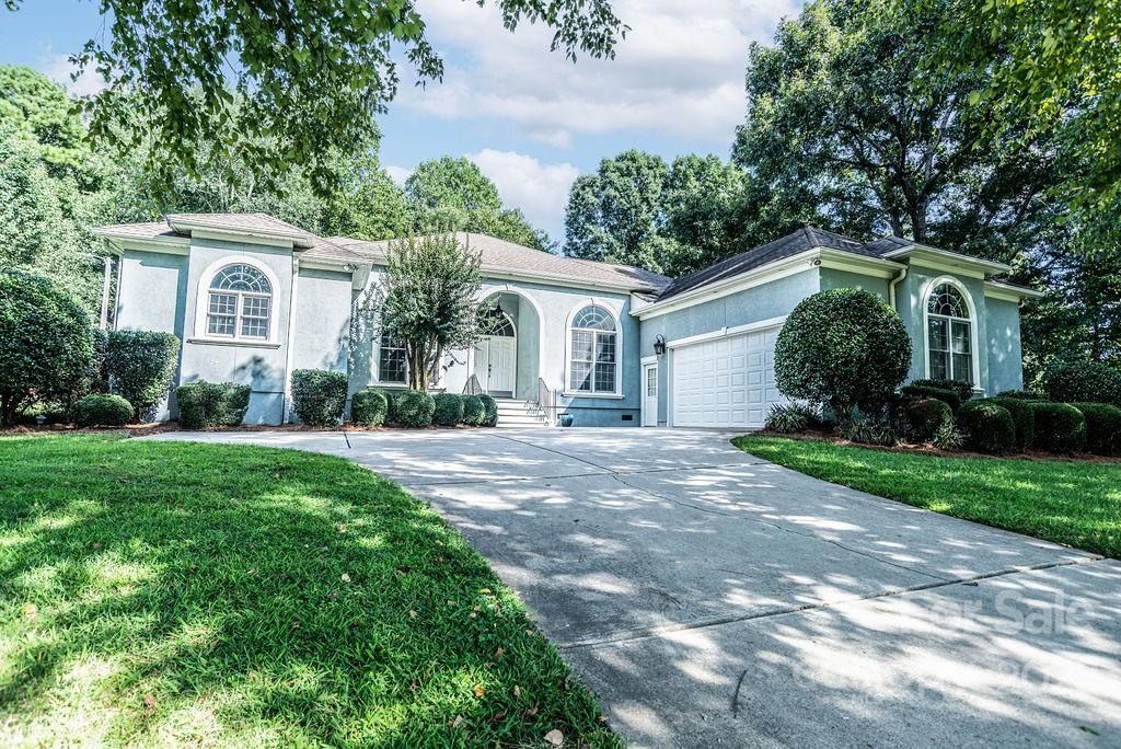 8216 Mabe Drive Charlotte NC 28216