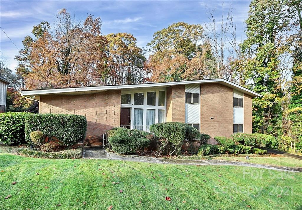 4323 La Brea Drive Charlotte NC 28216