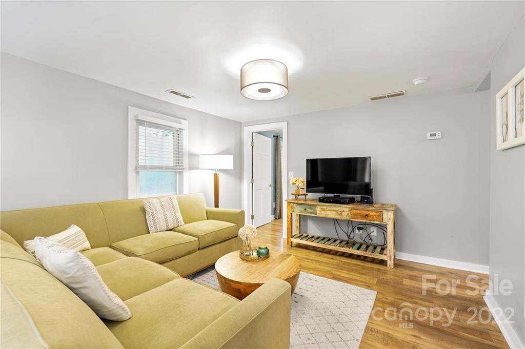 185 Appalachian Way Asheville NC 28806