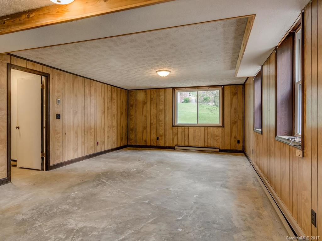 24 Rhododendron Place Asheville NC 28805