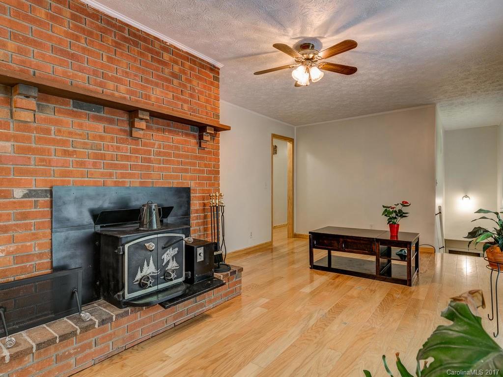 24 Rhododendron Place Asheville NC 28805
