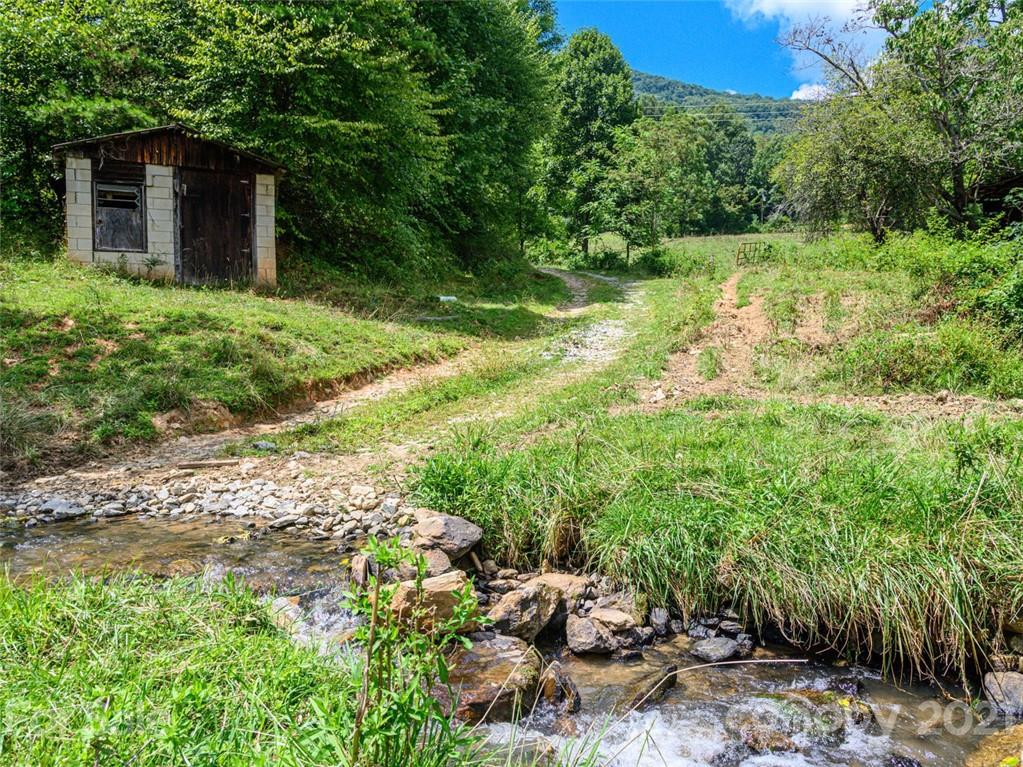 1397 Newfound Road Leicester NC 28748