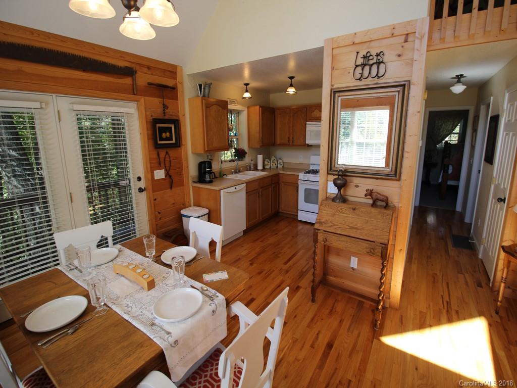 57 South Pinnacle Drive Burnsville NC 28714