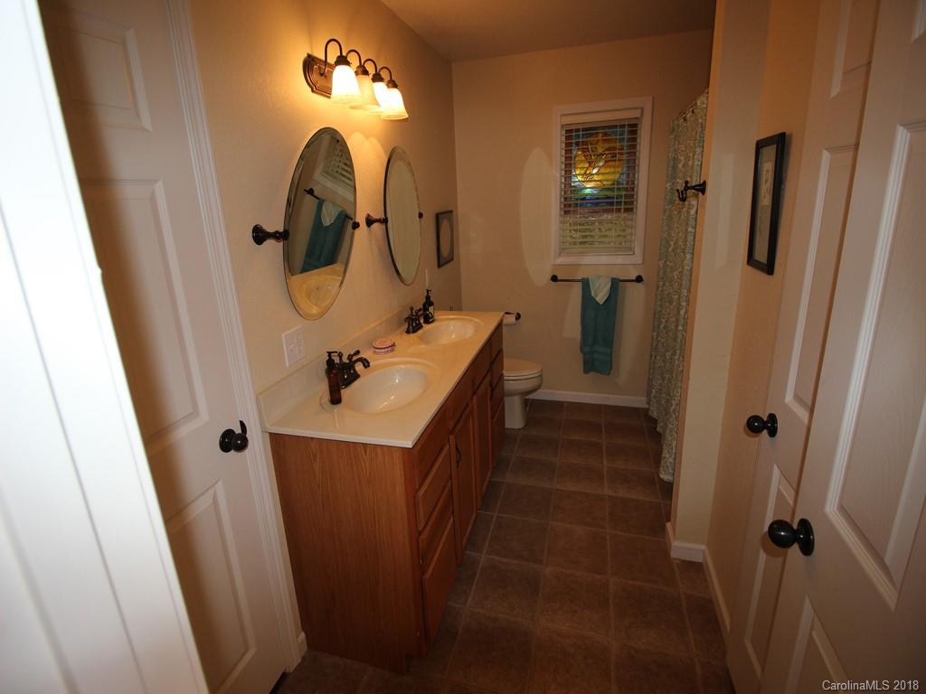 57 South Pinnacle Drive Burnsville NC 28714