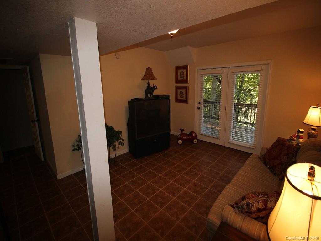 57 South Pinnacle Drive Burnsville NC 28714