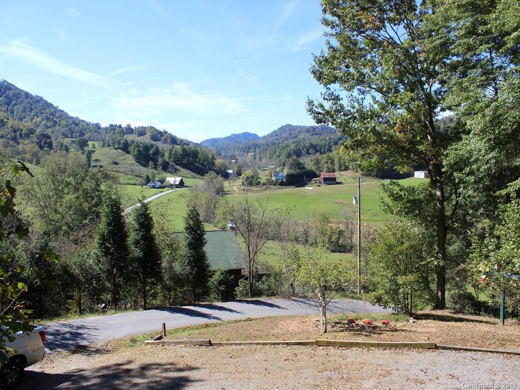 57 South Pinnacle Drive Burnsville NC 28714