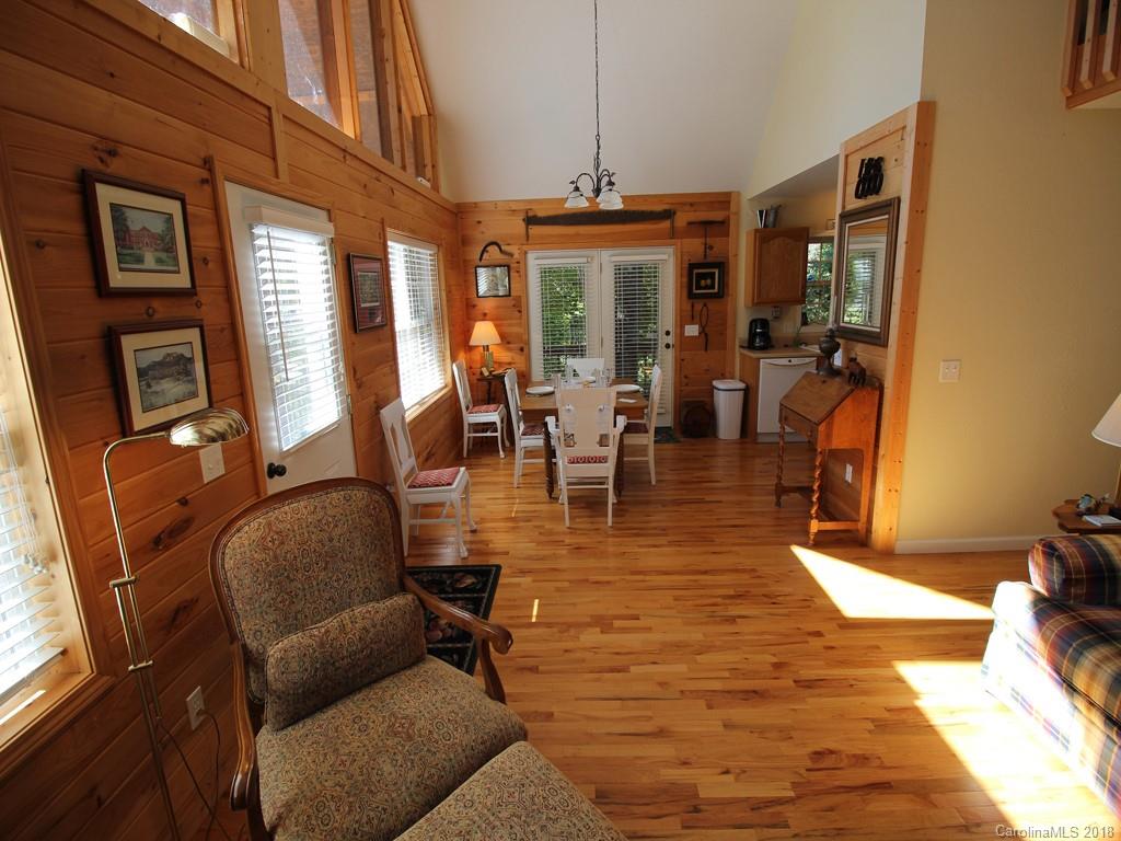 57 South Pinnacle Drive Burnsville NC 28714