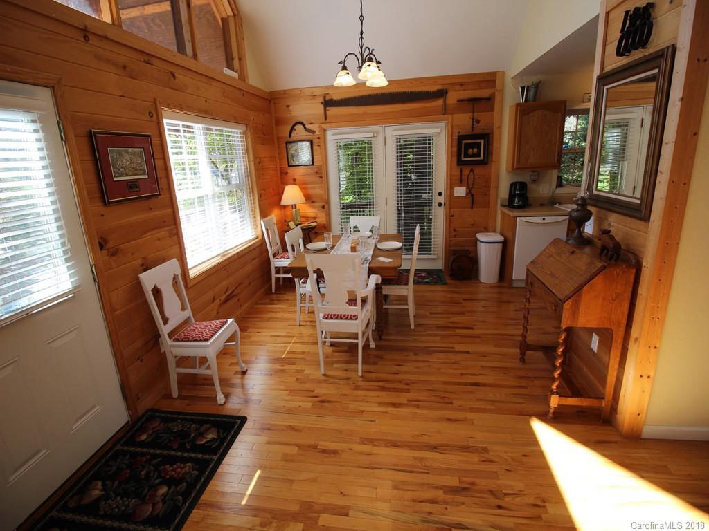 57 South Pinnacle Drive Burnsville NC 28714