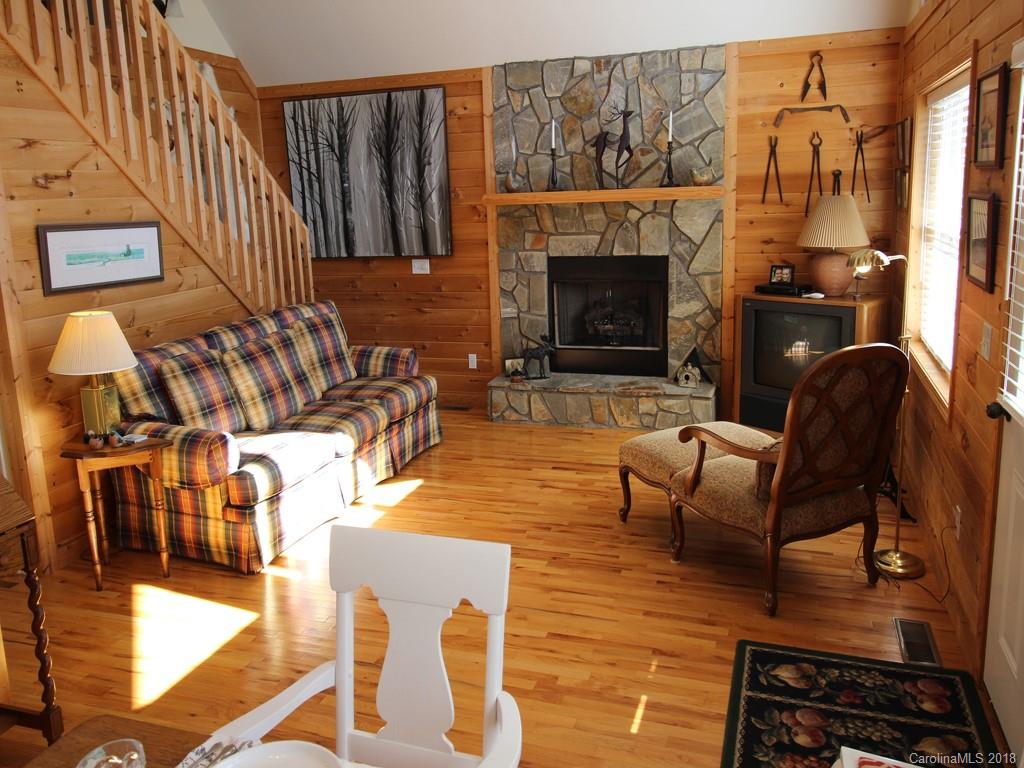 57 South Pinnacle Drive Burnsville NC 28714