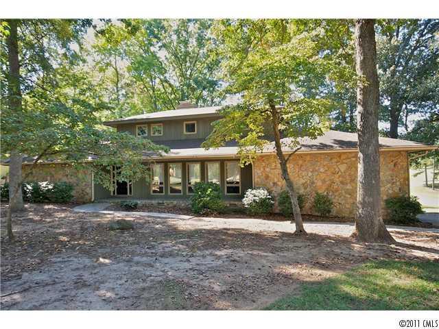 8200 Raintree Lane Charlotte NC 28277