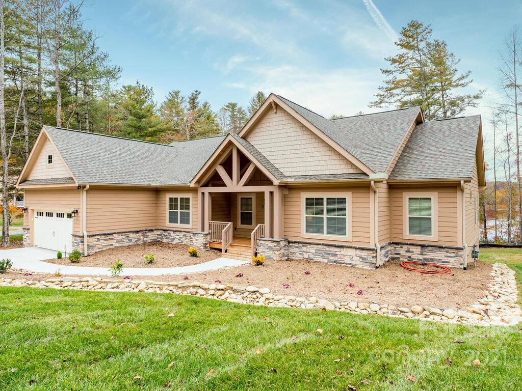 24 Mountain Lake Drive Hendersonville NC 28739