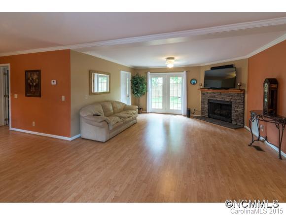 8 Hoopers Forest Drive Fletcher NC 28732