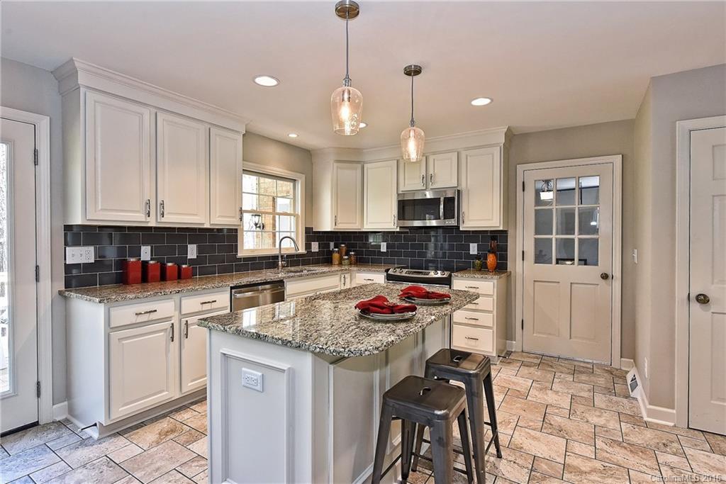 1327 Charter Place Charlotte NC 28211