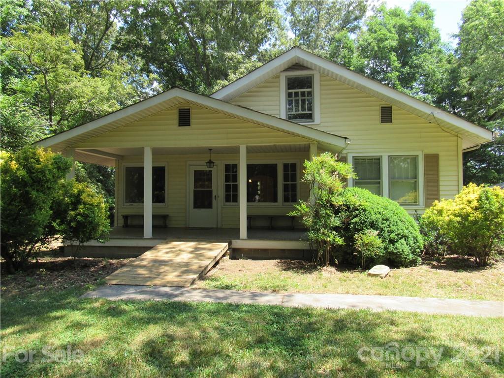 16 Westmont Road Candler NC 28715