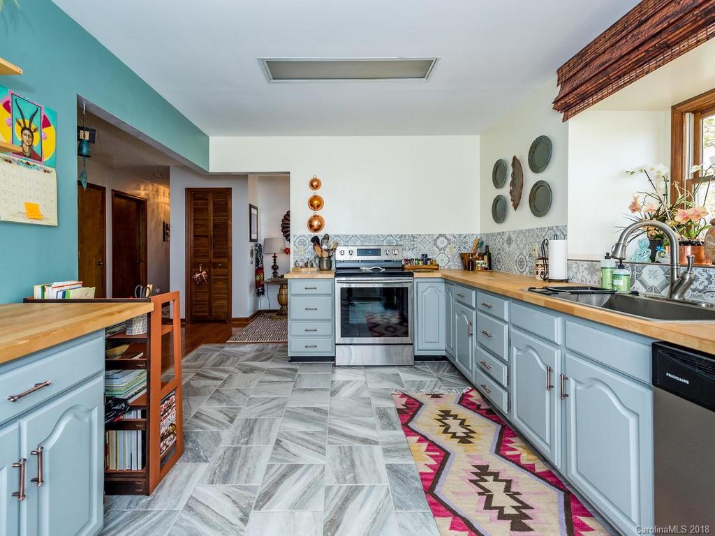 22a Foxglove Court Asheville NC 28805