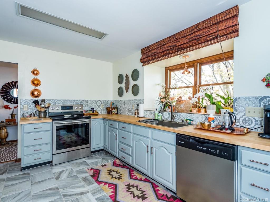 22a Foxglove Court Asheville NC 28805