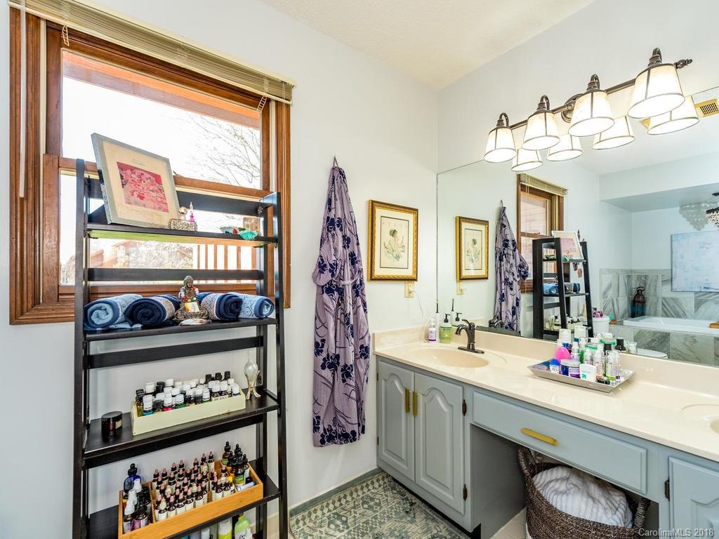 22a Foxglove Court Asheville NC 28805