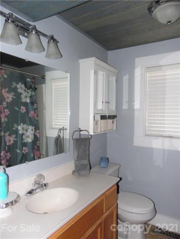 80 W Cross Street Marion NC 28752
