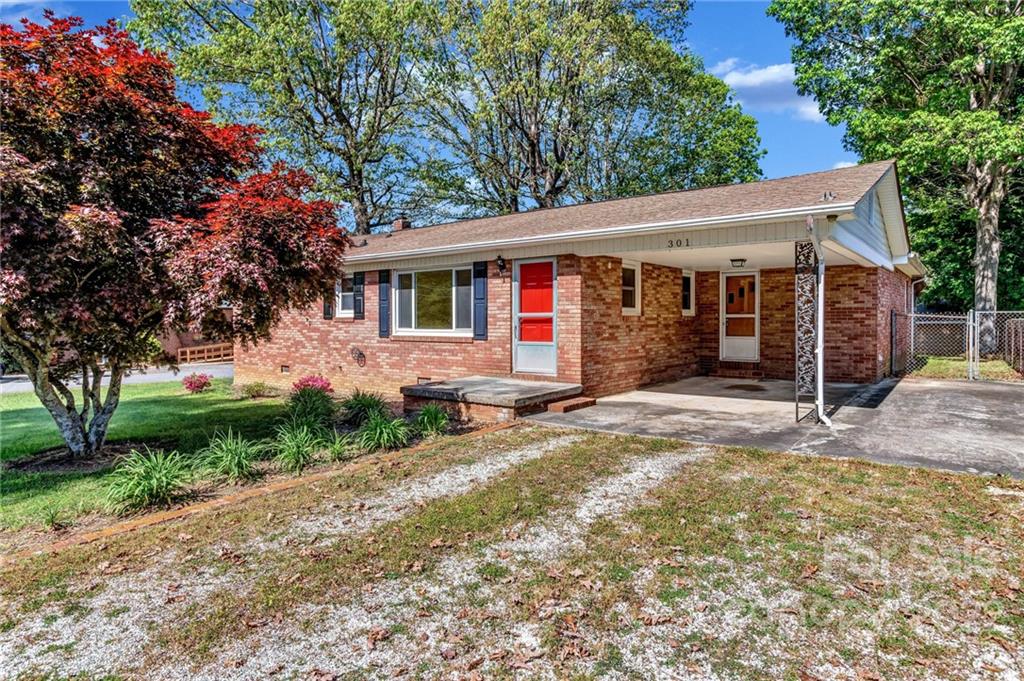 301 Stonewall Avenue Swannanoa NC 28778